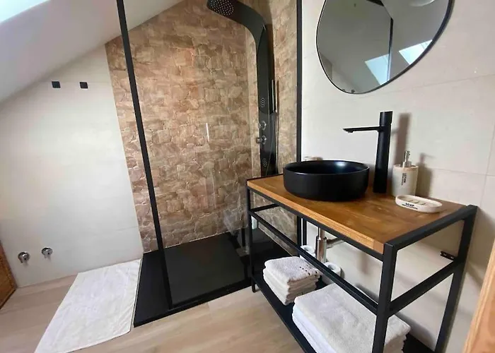 La Loba - Un Pequeno Paraiso A Tu Alcance